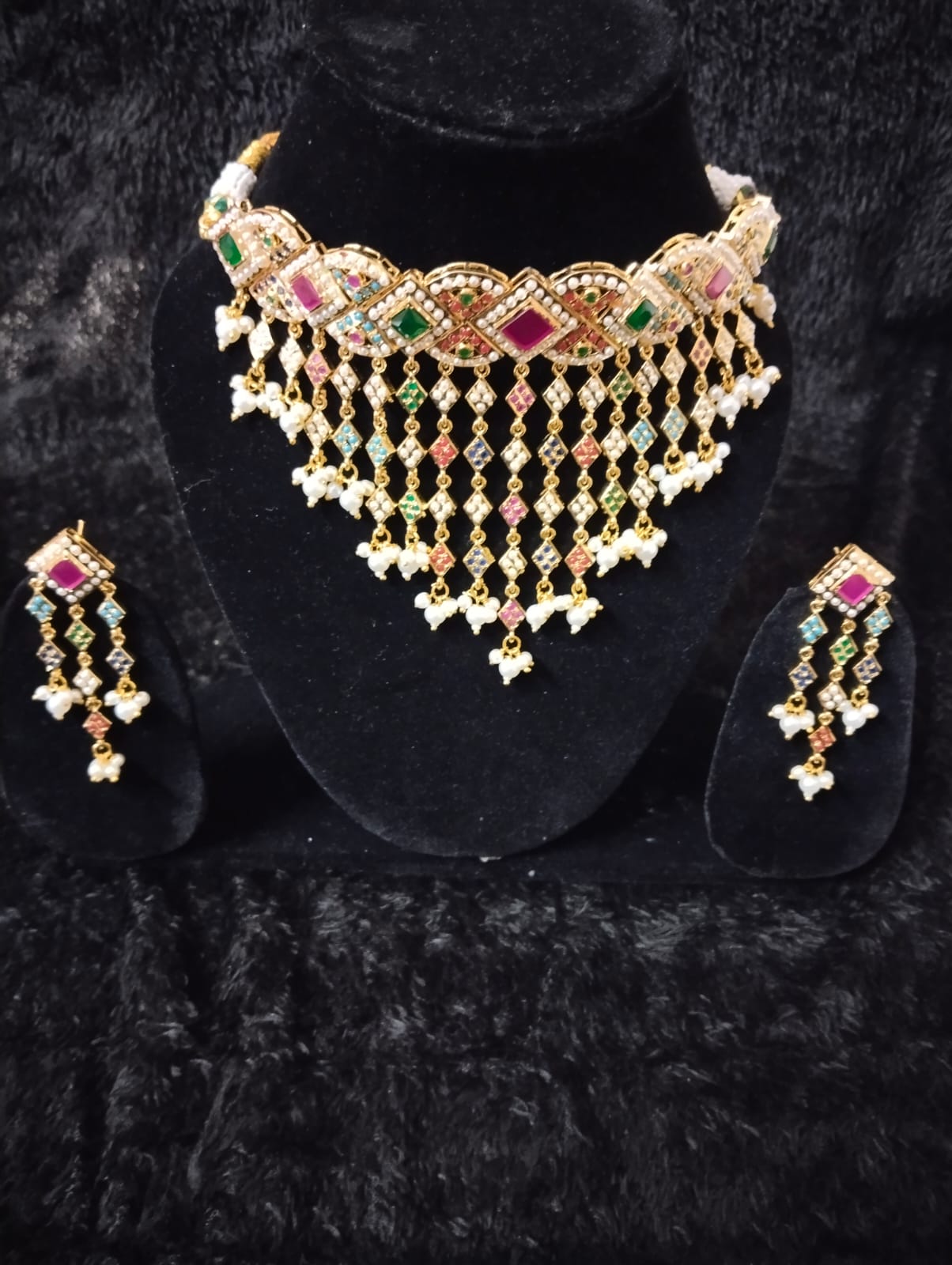 Beautiful Jadau Necklace Set